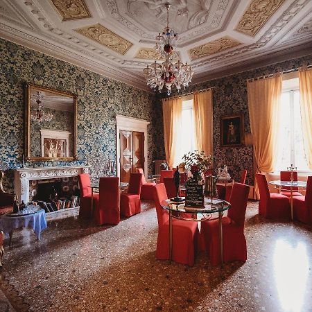 Salotto Delle Arti Hotel Modena Kültér fotó