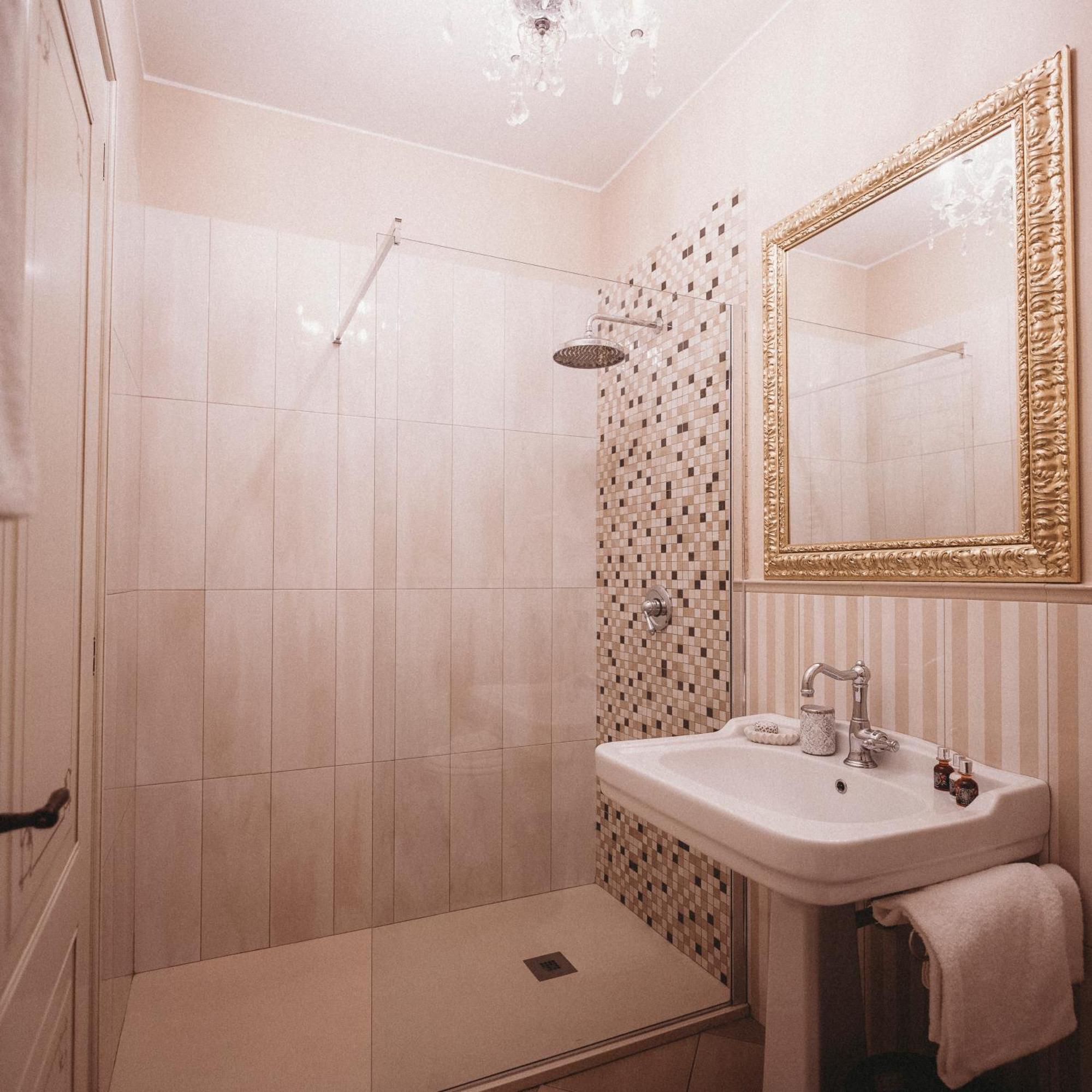 Salotto Delle Arti Hotel Modena Kültér fotó