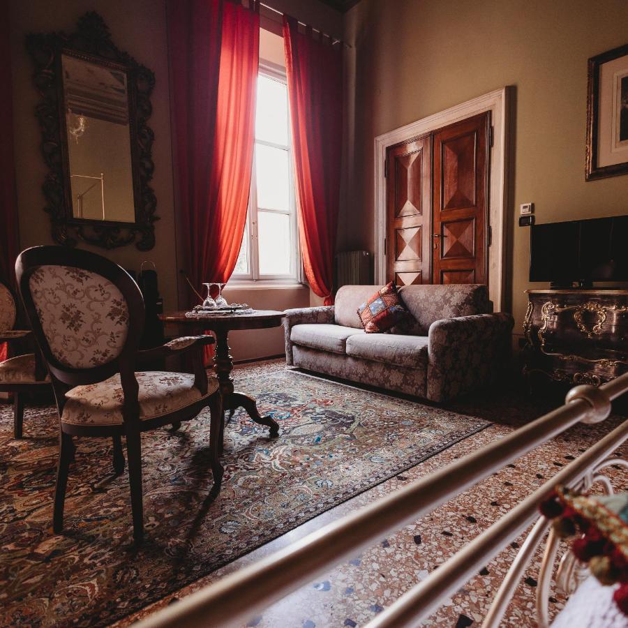 Salotto Delle Arti Hotel Modena Kültér fotó